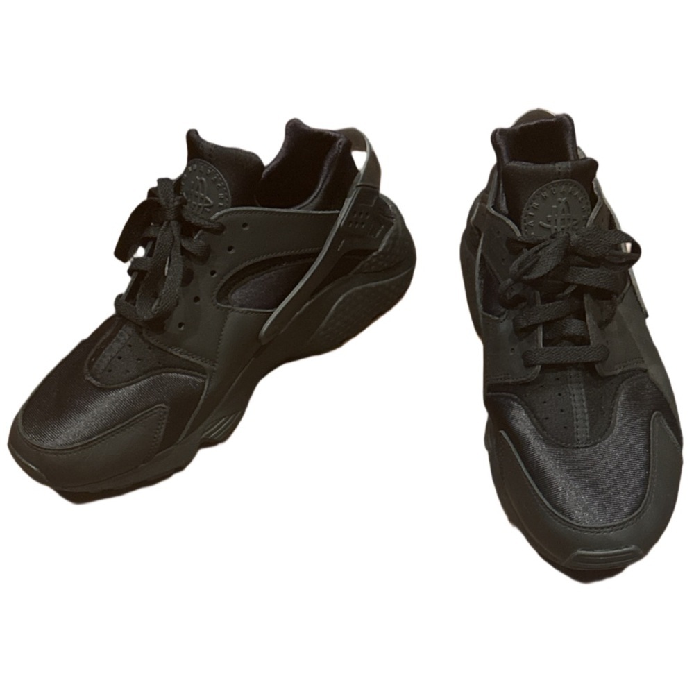 Nike Black Sleek Low-Top Sneakers